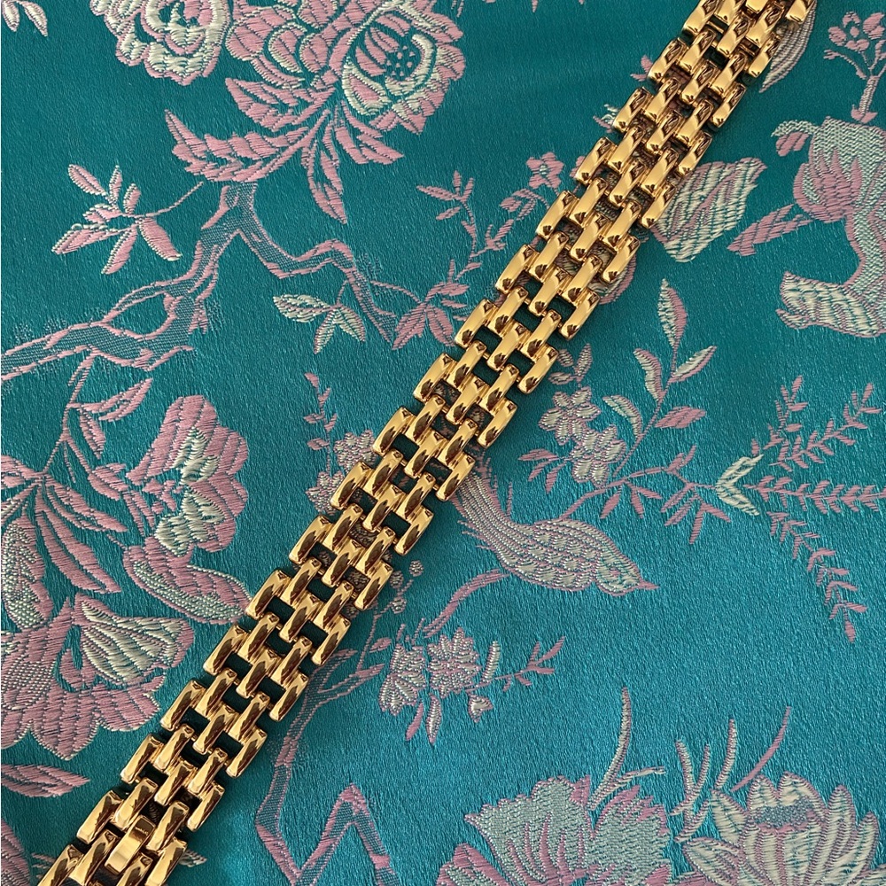 Elegant Gold Tone Panther Style Bracelet (Costume Jewelry) $25.